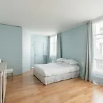 아파트 The Azure Pearl - Spacious & Modern - By Mon Petit Fare 파리
