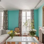 The Azure Pearl - Spacious & Modern - By Mon Petit Fare *