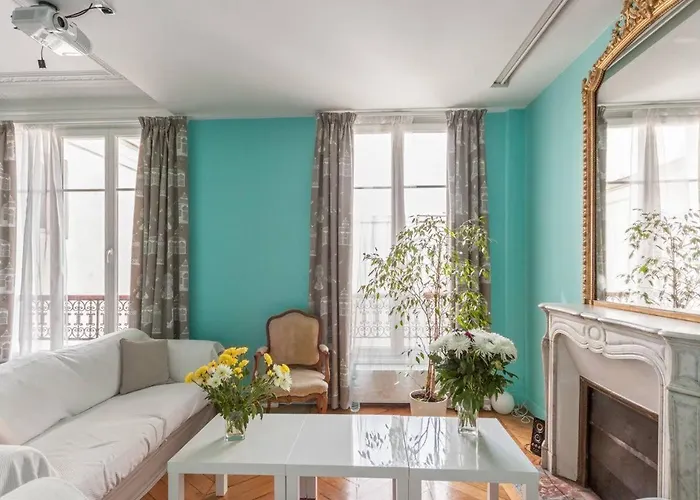 The Azure Pearl - Spacious & Modern - By Mon Petit Fare *